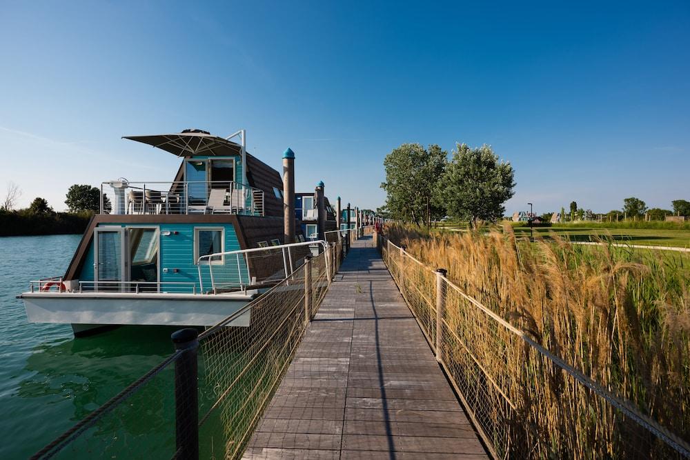 Marina Azzurra Resort