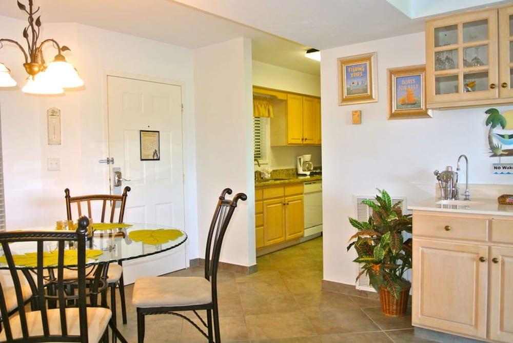 Fort Myers Beach Area 7327 - 302