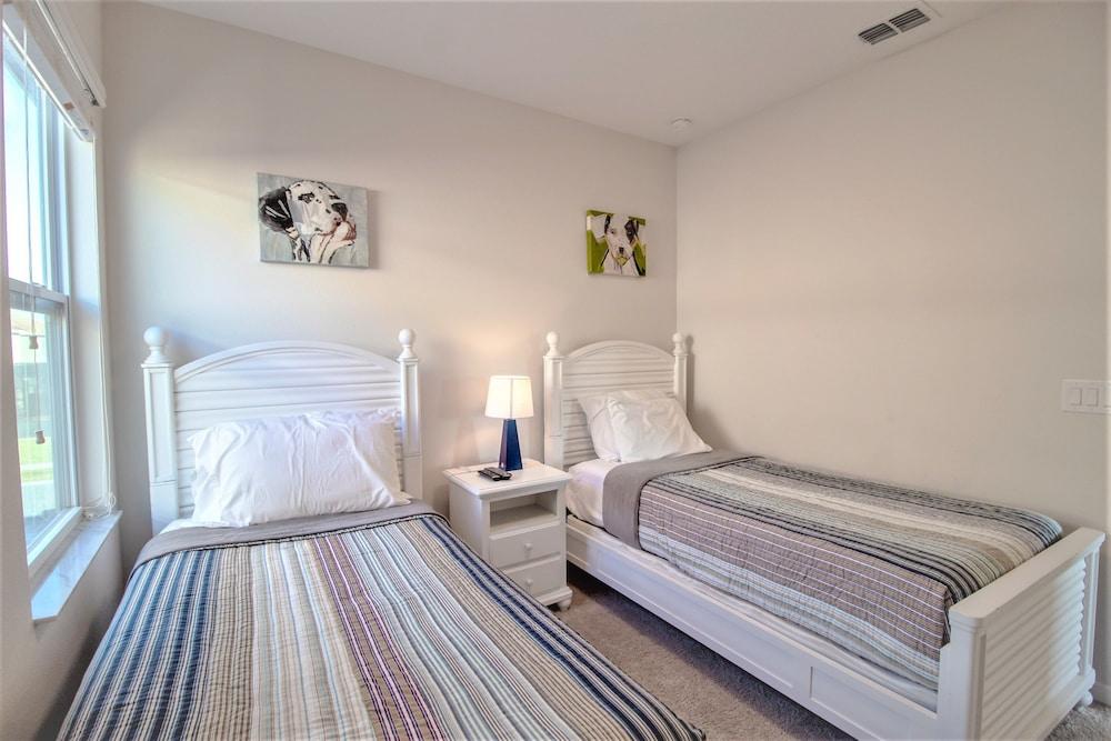 Golden Palms Vacation Resort 2588