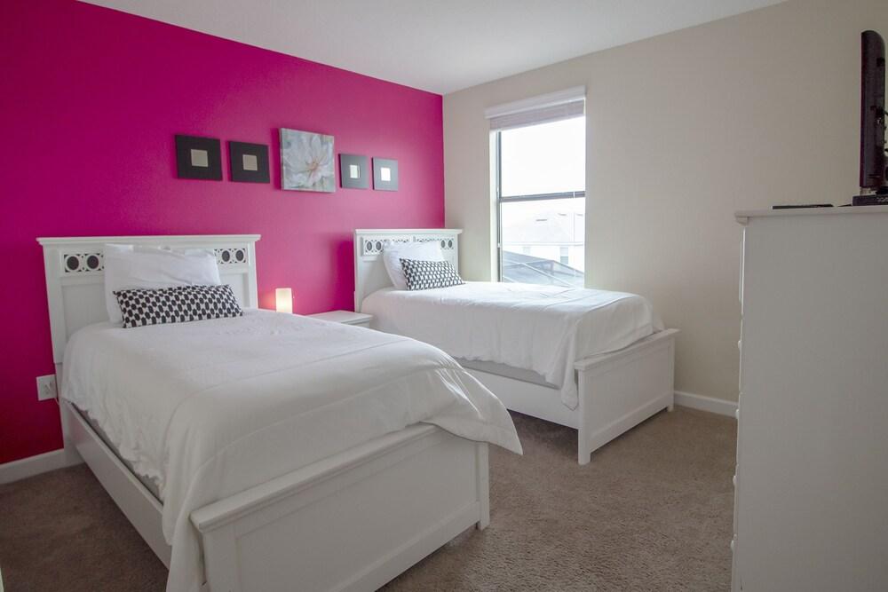 Champions Gate 9027 A