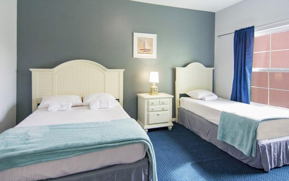 Runaway Beach 3004 B12.202