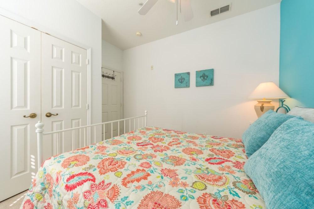 Windsor Palms 2301 - 203