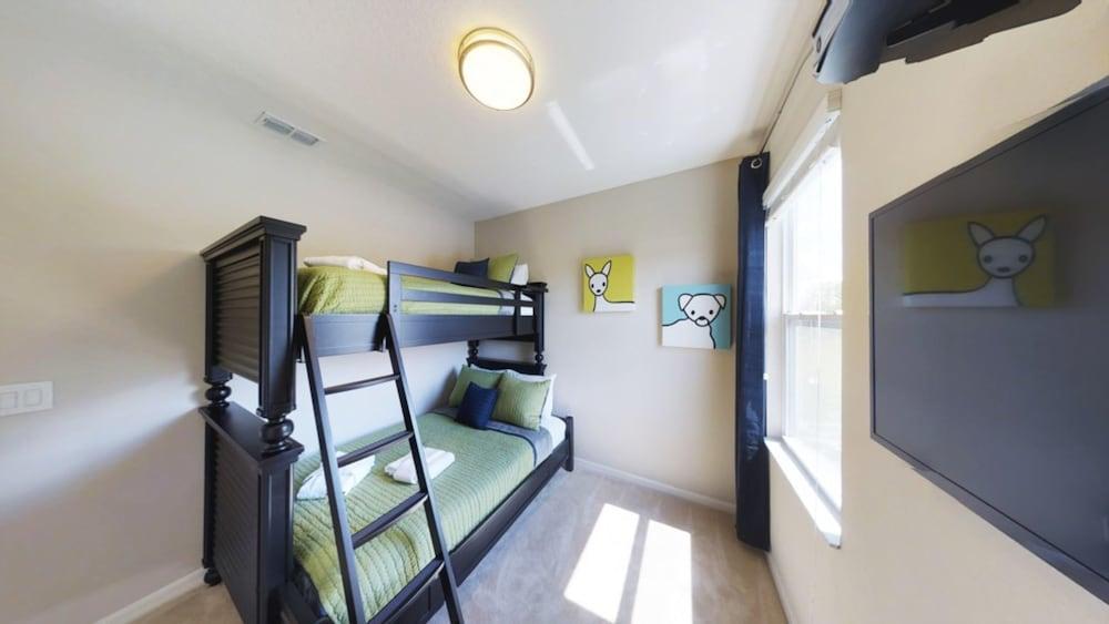 Golden Palms Vacation Resort 2578