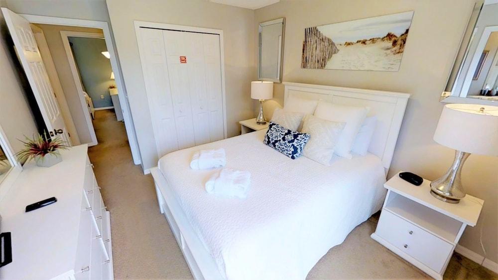 Emerald Island Resort 8523