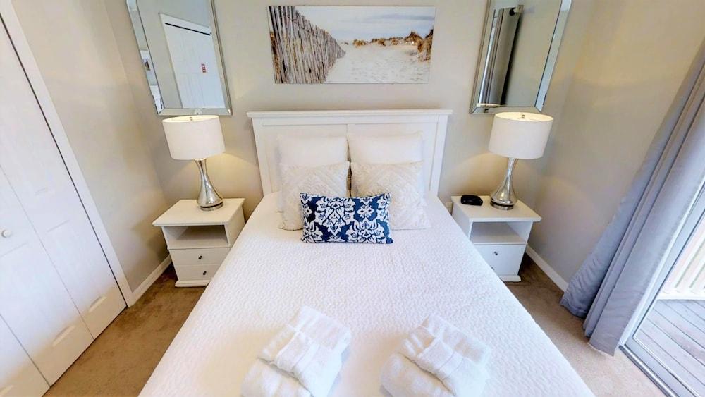 Emerald Island Resort 8523