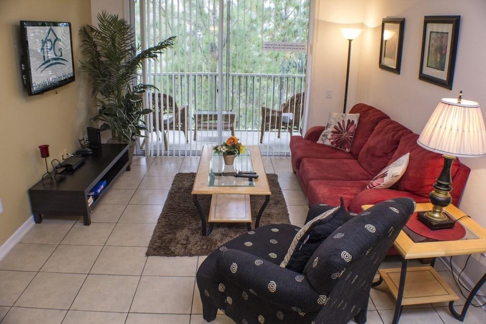 Windsor Palms 8100 - 303