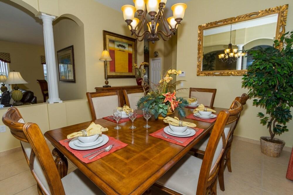 Formosa Gardens 2721