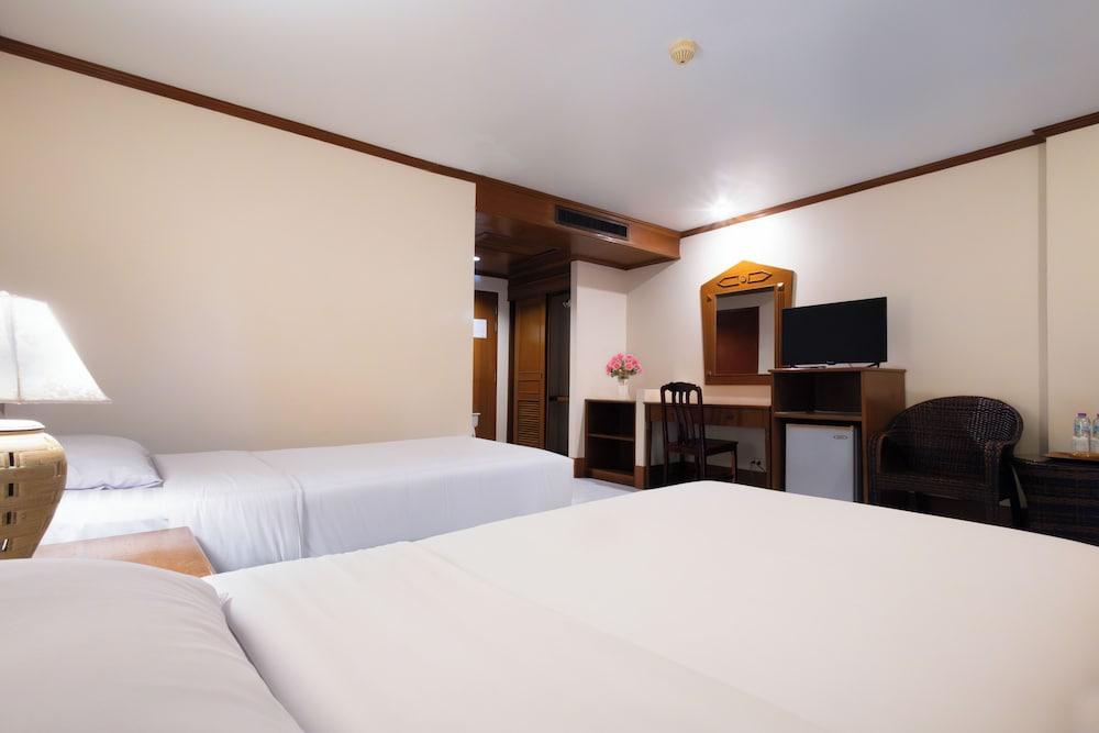 Kata Sun Beach Hotel