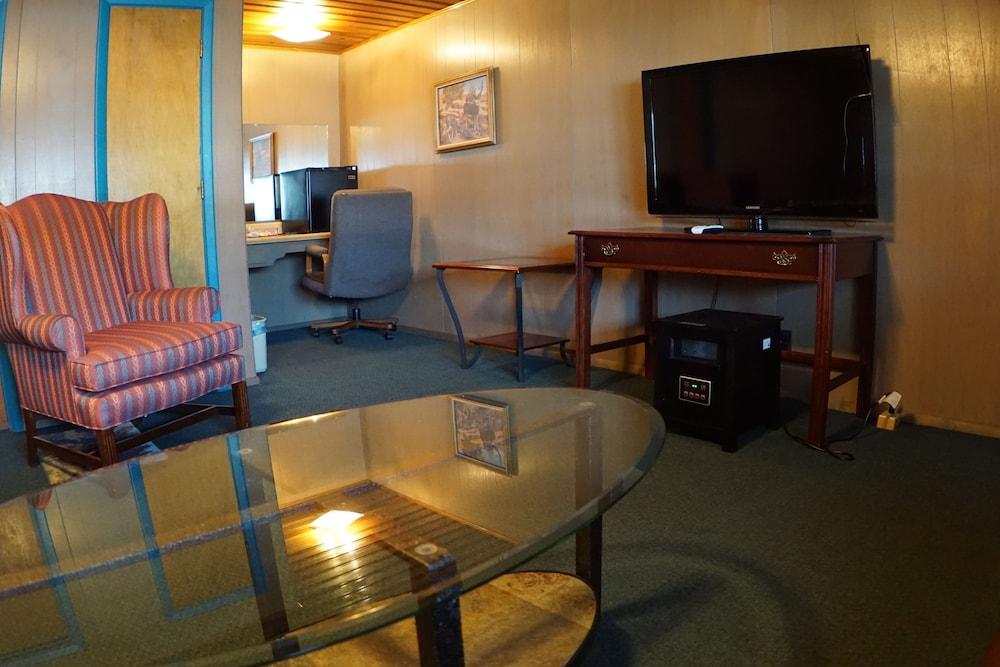 Eagle Nest Fly Shack and Lodge