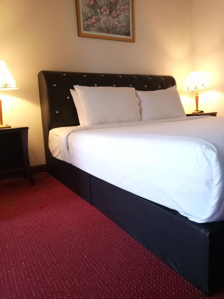 Gold Keep Service Suite At Times Square