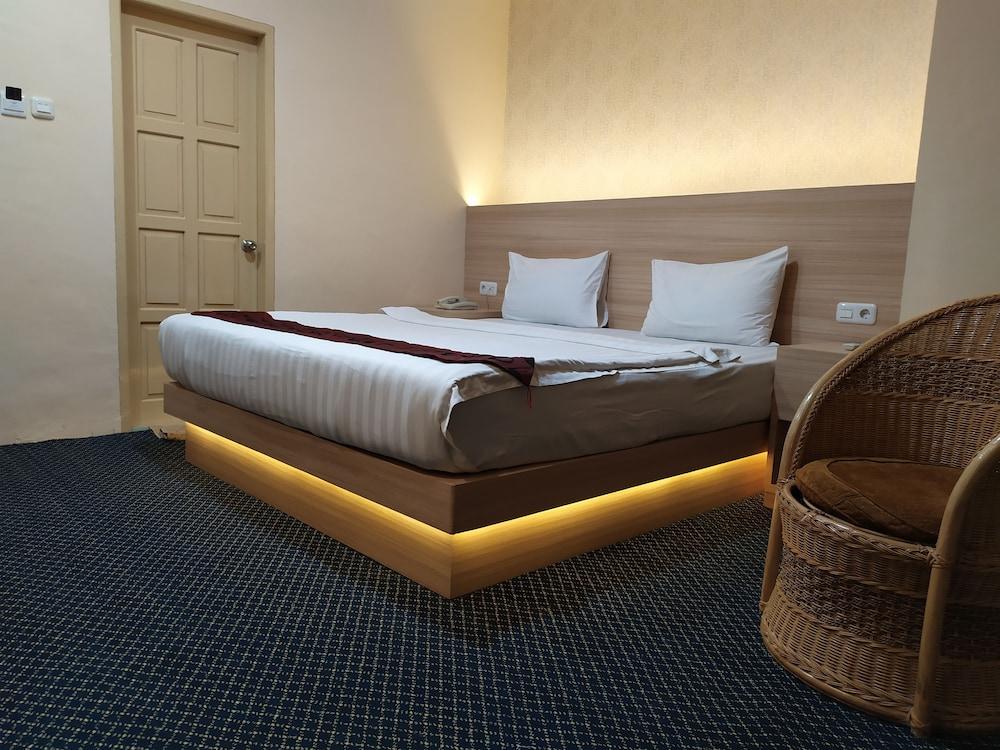 Hotel Rangkayo Basa Padang Panjang