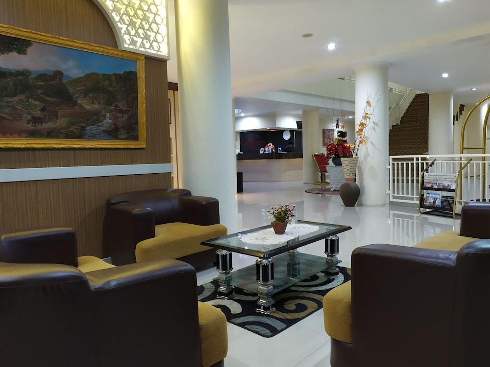 Hotel Rangkayo Basa Padang Panjang