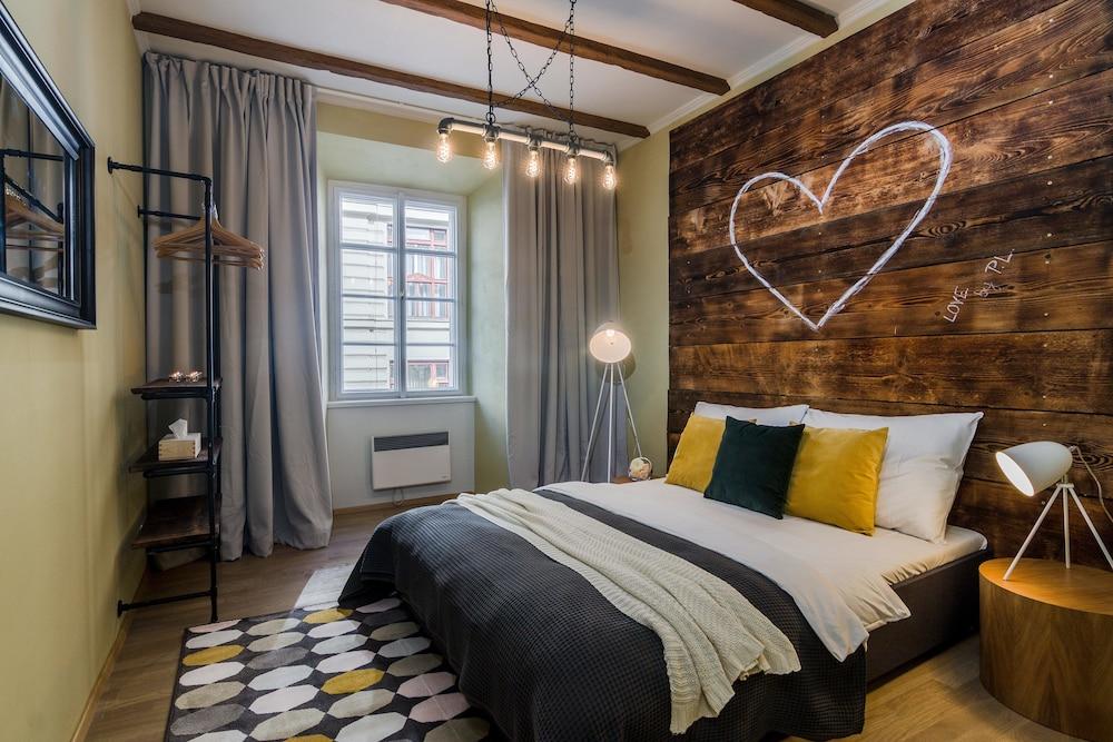 Old Town square APT by Michal&Friends