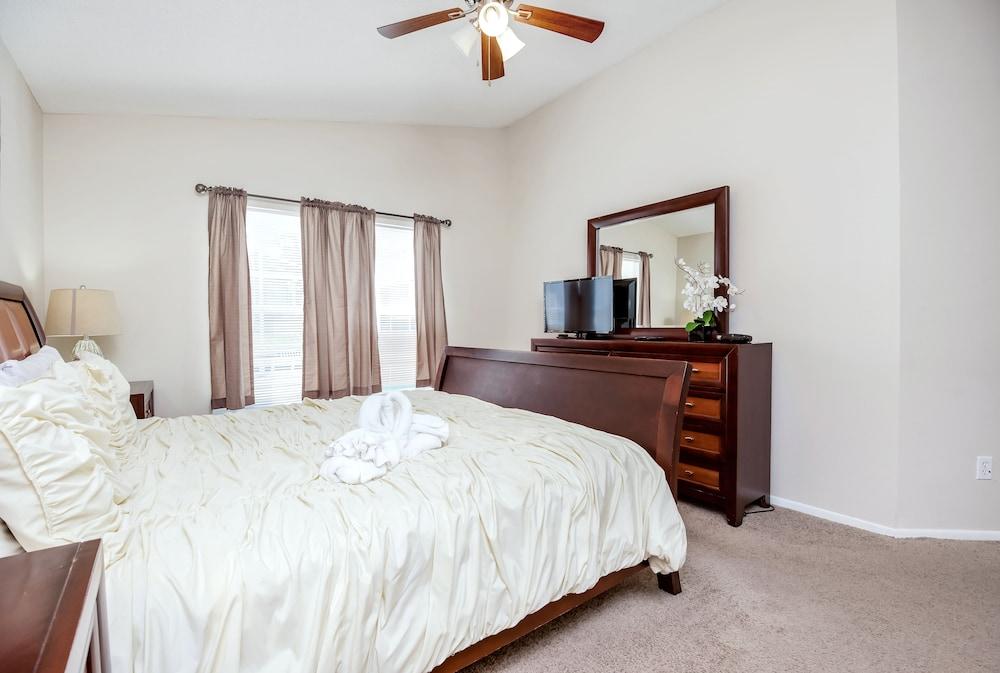 Hampton Lakes - Spacious 4bd/2ba Pool Home #4hl510