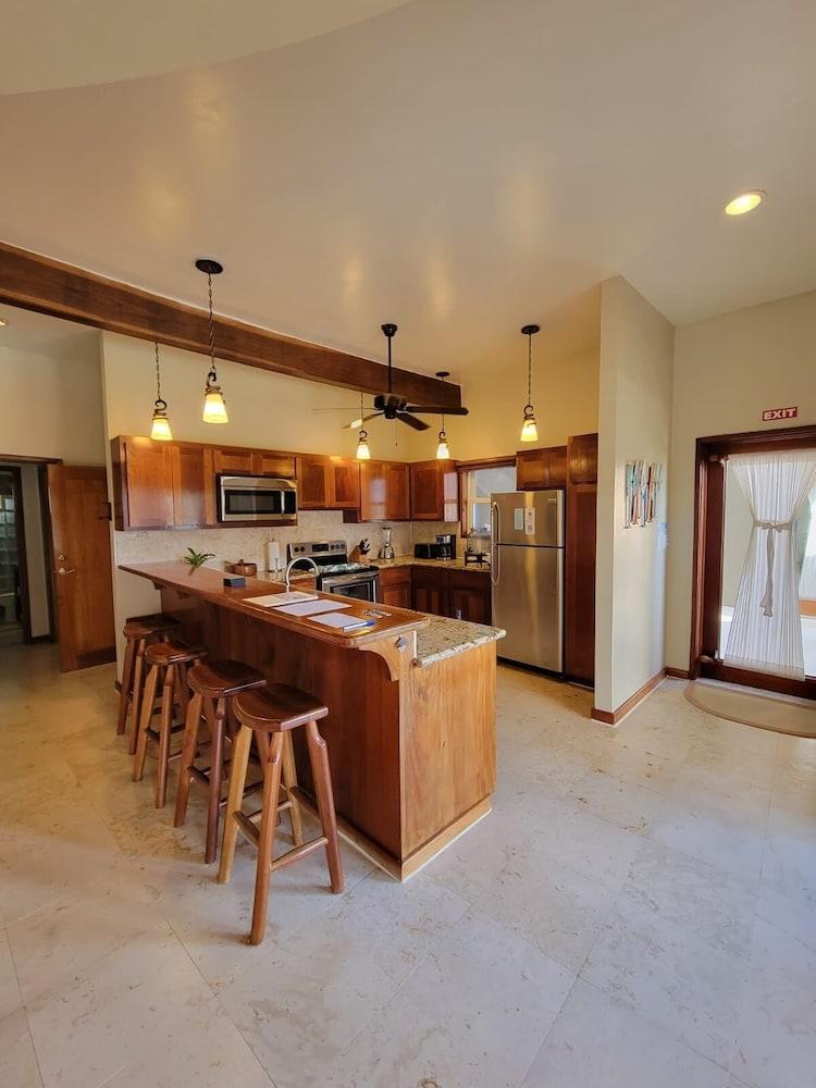 Indigo Belize 4B 3 Bedroom Condo by RedAwning