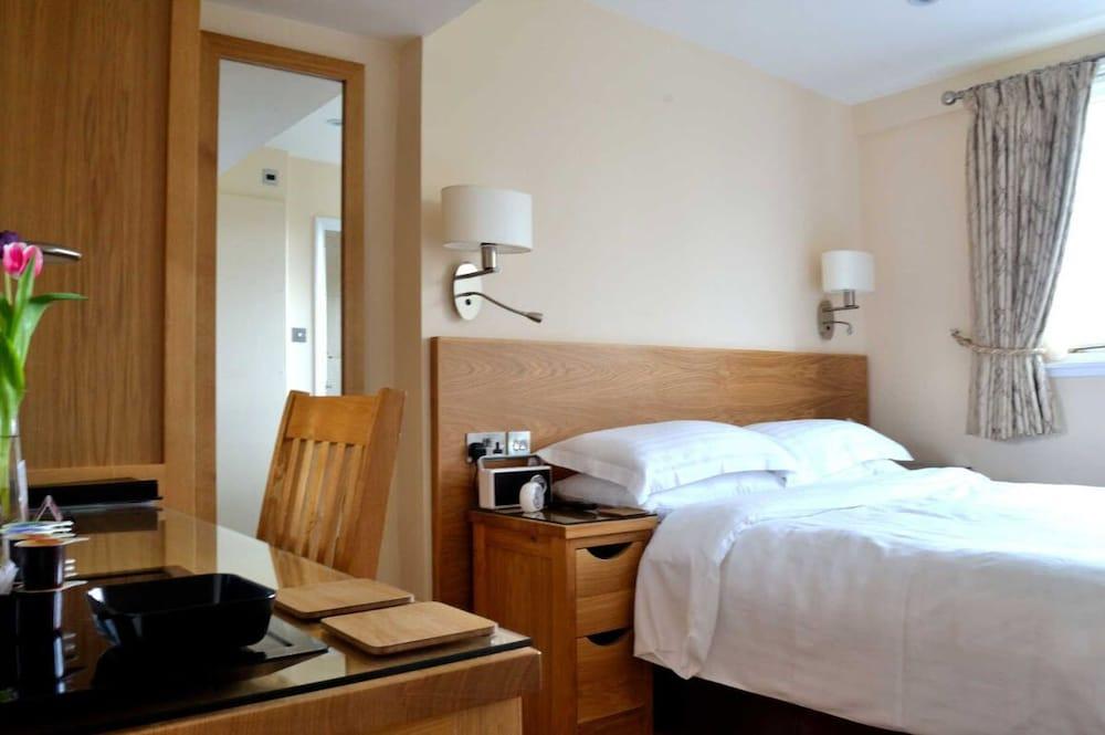 Sonata Guest House - Adults Only