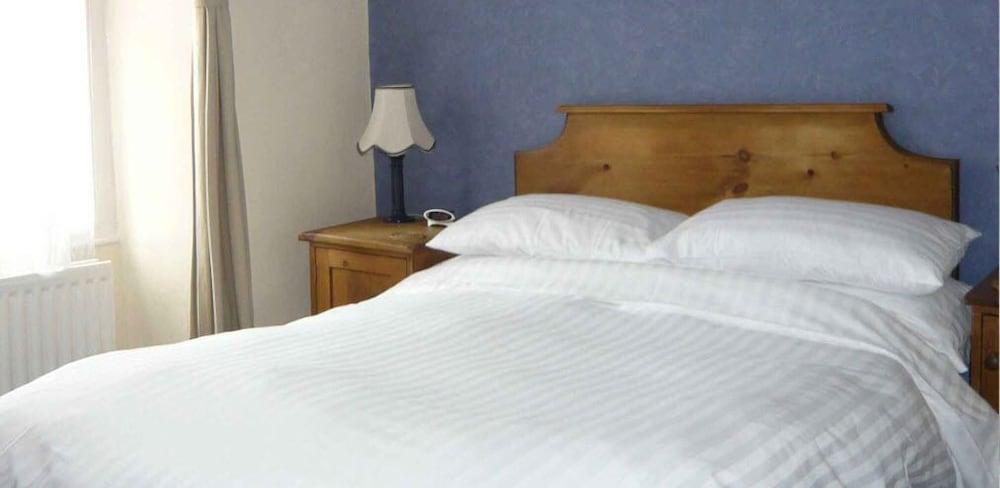 Sonata Guest House - Adults Only