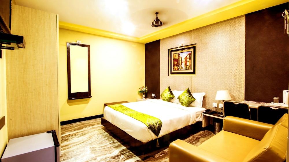 The Supreme Residency