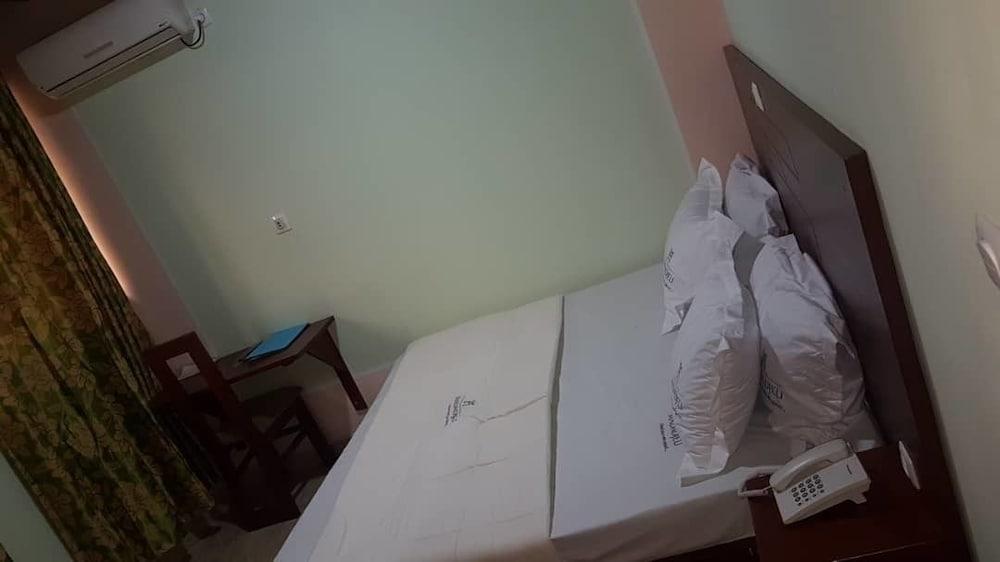 Hotel Residence Madadjeu