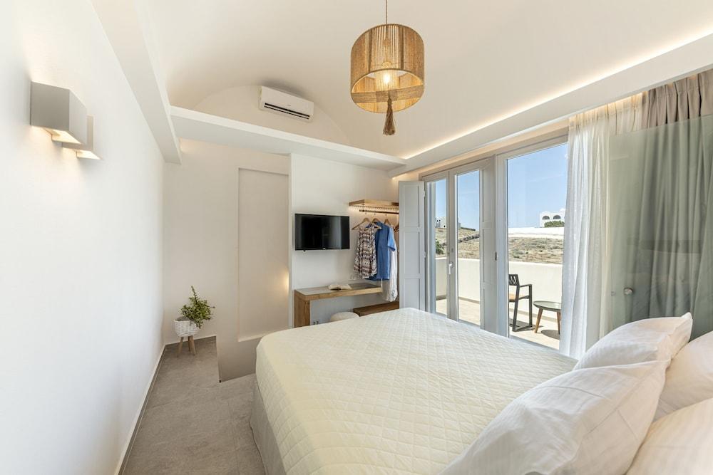 Alafropetra Luxury Suites