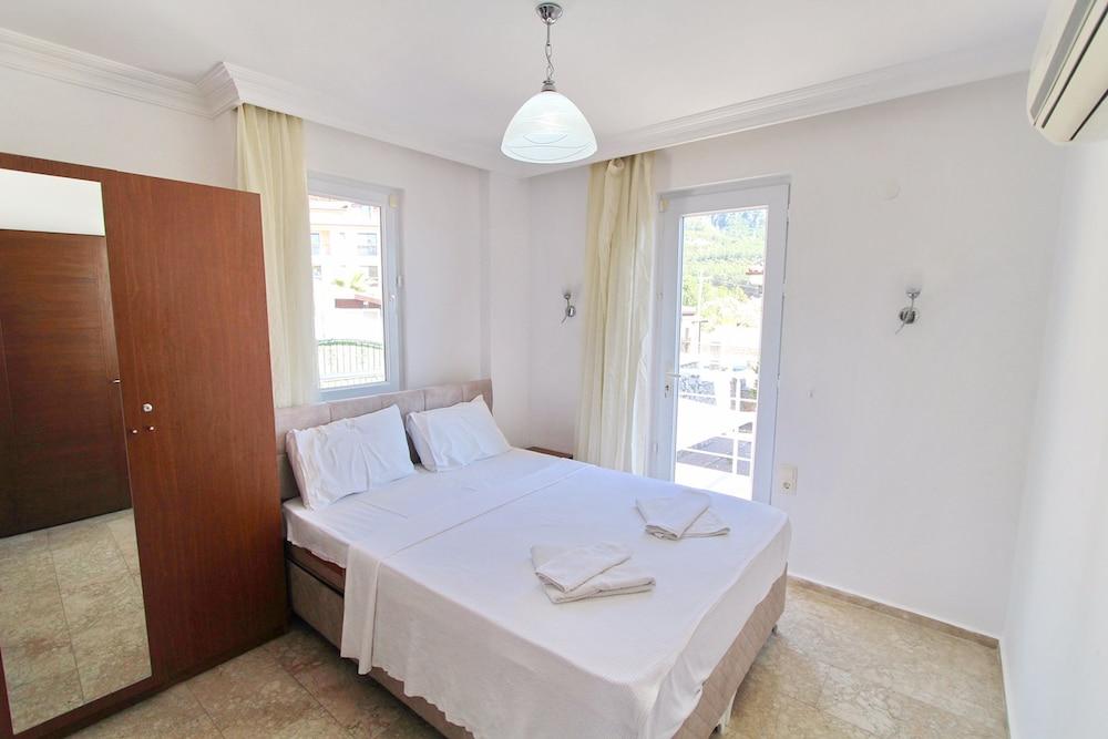 Arnna Villa 4 by Villa Buketi