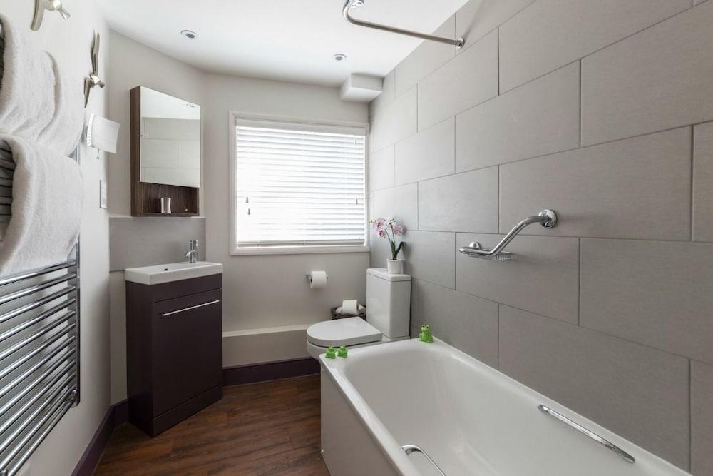 Dream Stays Bath - Queen Street