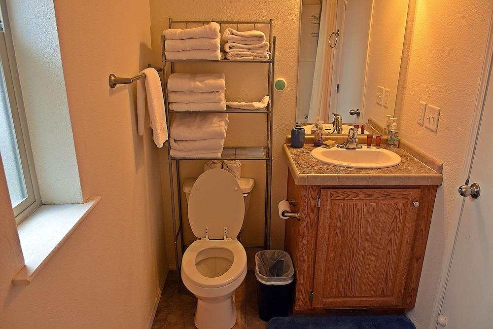 Bear Trap Apartments - Full Kitchen