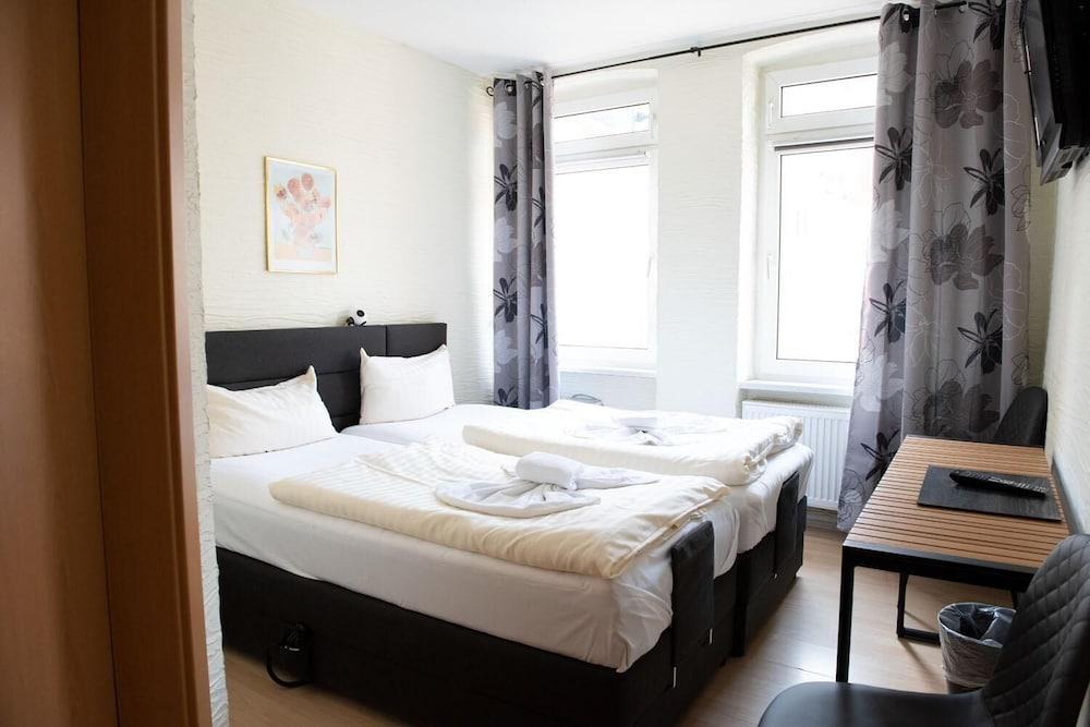 Neubert s Gasthaus am Rhein