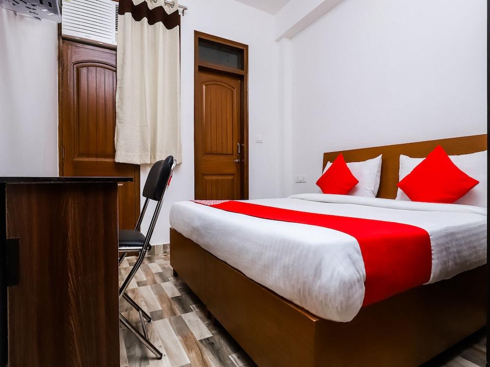 OYO Flagship 16840 Sky Height Residency