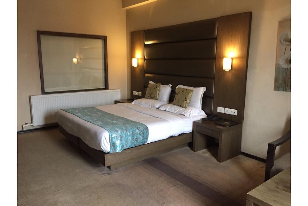 Capital O 9508 Hotel Pine Spring