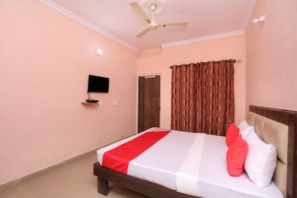 OYO 24423 Hotel Royal