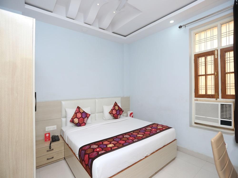 OYO 14854 VMS Royal Inn