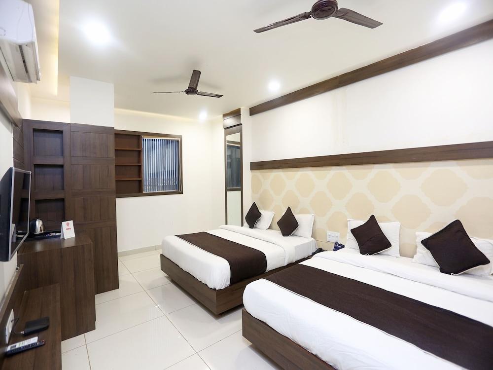 OYO 18422 Central Grand