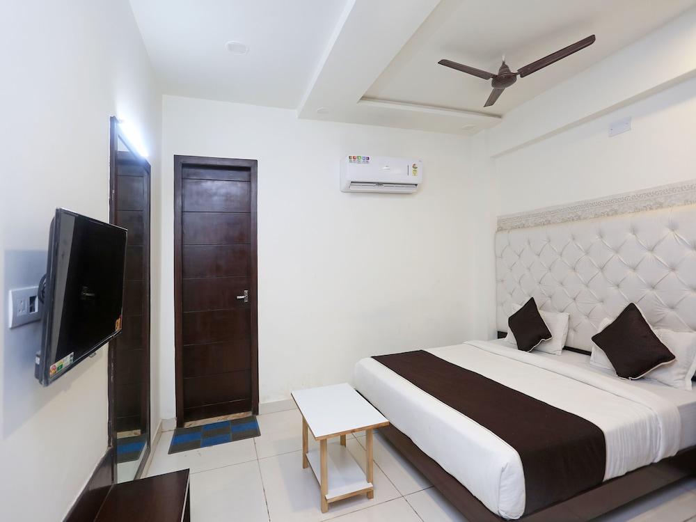 OYO 18422 Central Grand