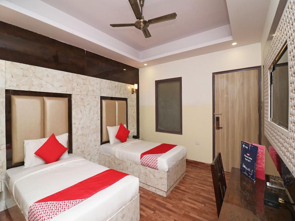 OYO 26161 Plazzo Inn