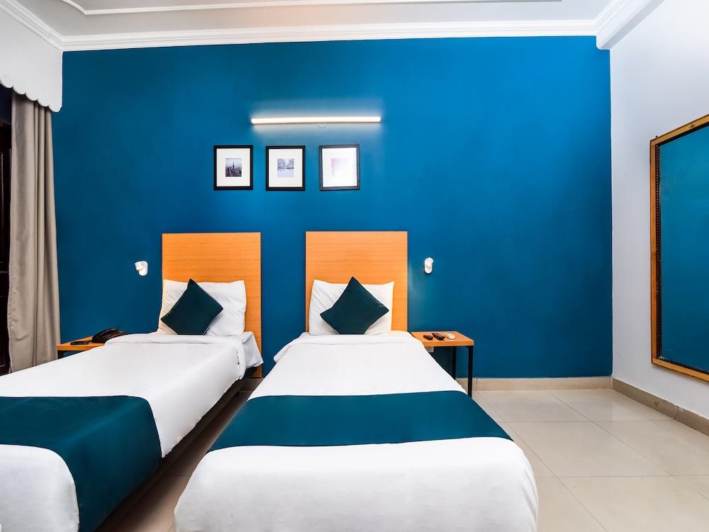 OYO 20036 SilverKey Akash Neem Marg