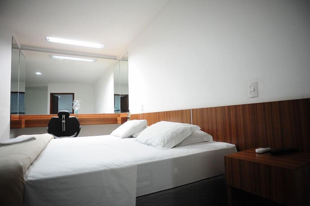 BOMBONATO HOTEL - Fácil Acesso ao Aeroporto e parque de Exposições ABCZ