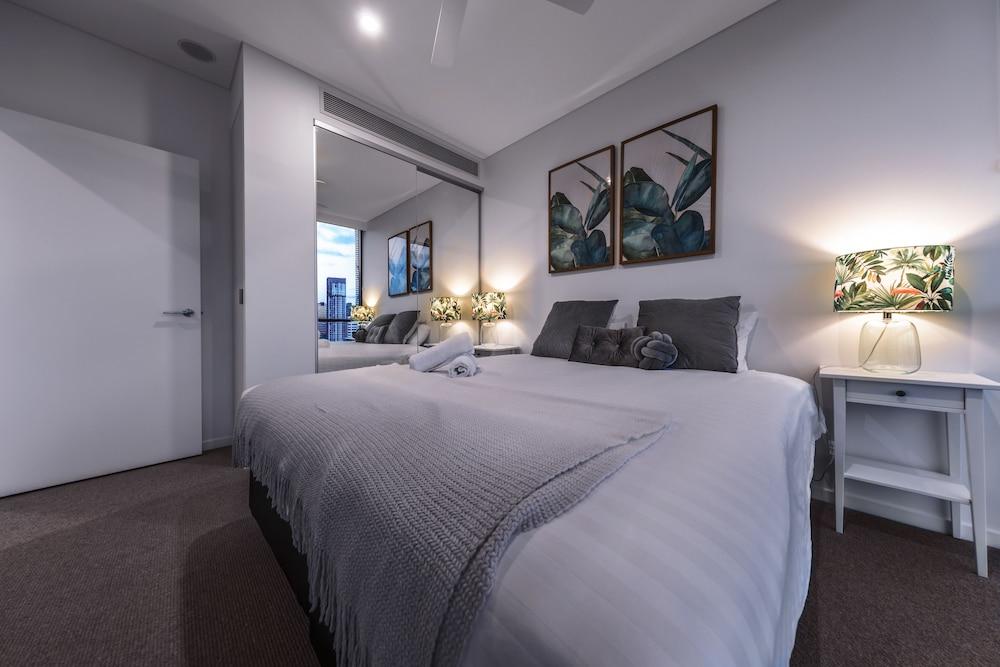 Airhome Southbank Riverside Tower