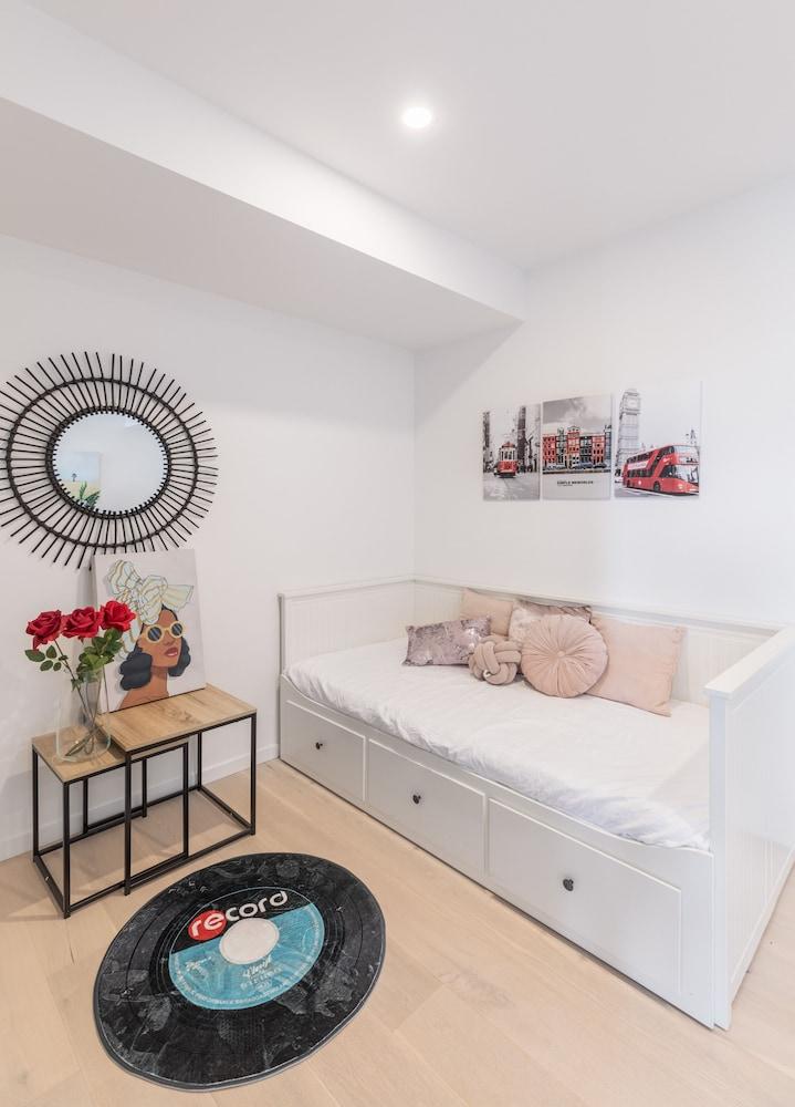 Designer South Bank Apartment