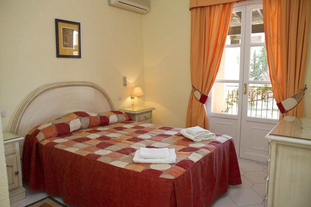 Apartamentos El Toro