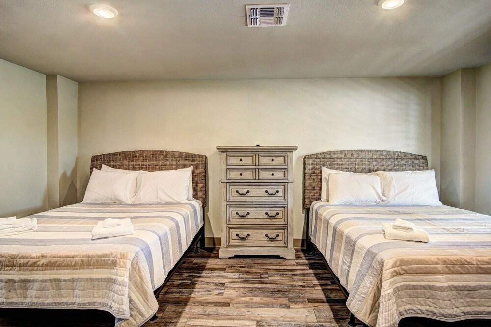 Flat's B - 3 Br Cottage