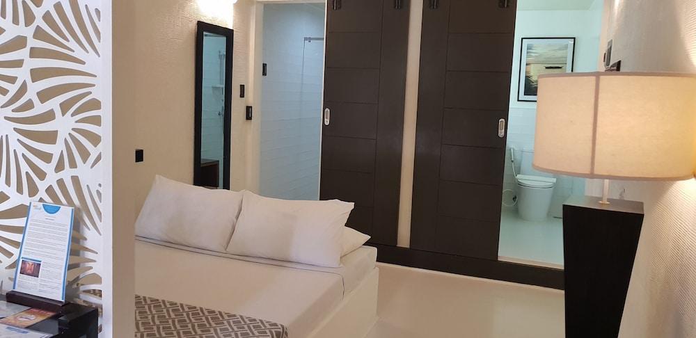 Cool Place Light Residences