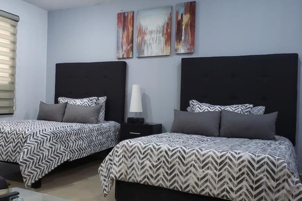 CAPITAL O Lowe Suites