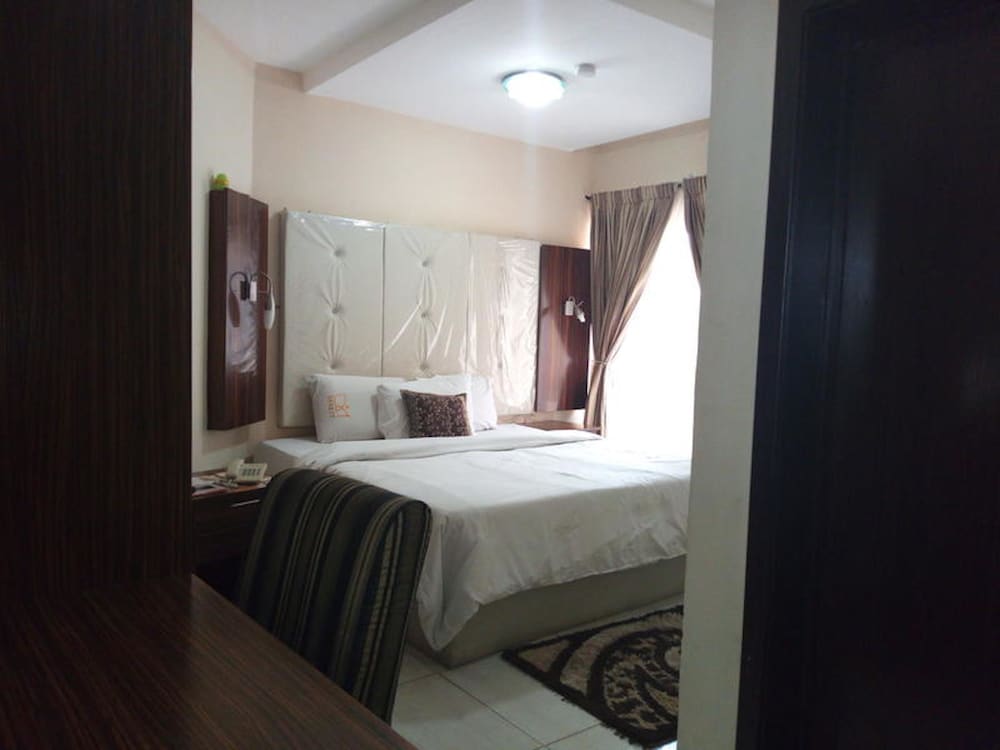 Danest Hotel & Suites