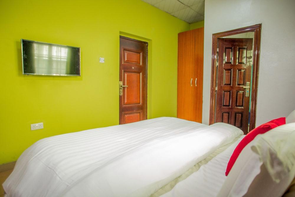 Eclipse Hotel and Lounge