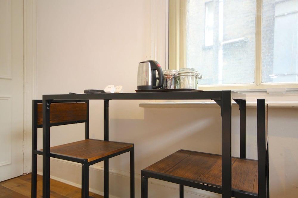 Cosy Central Soho City Studio Apartment