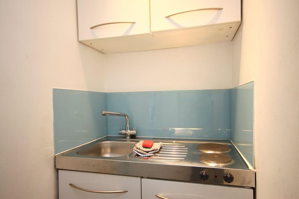 Cosy Central Soho City Studio Apartment