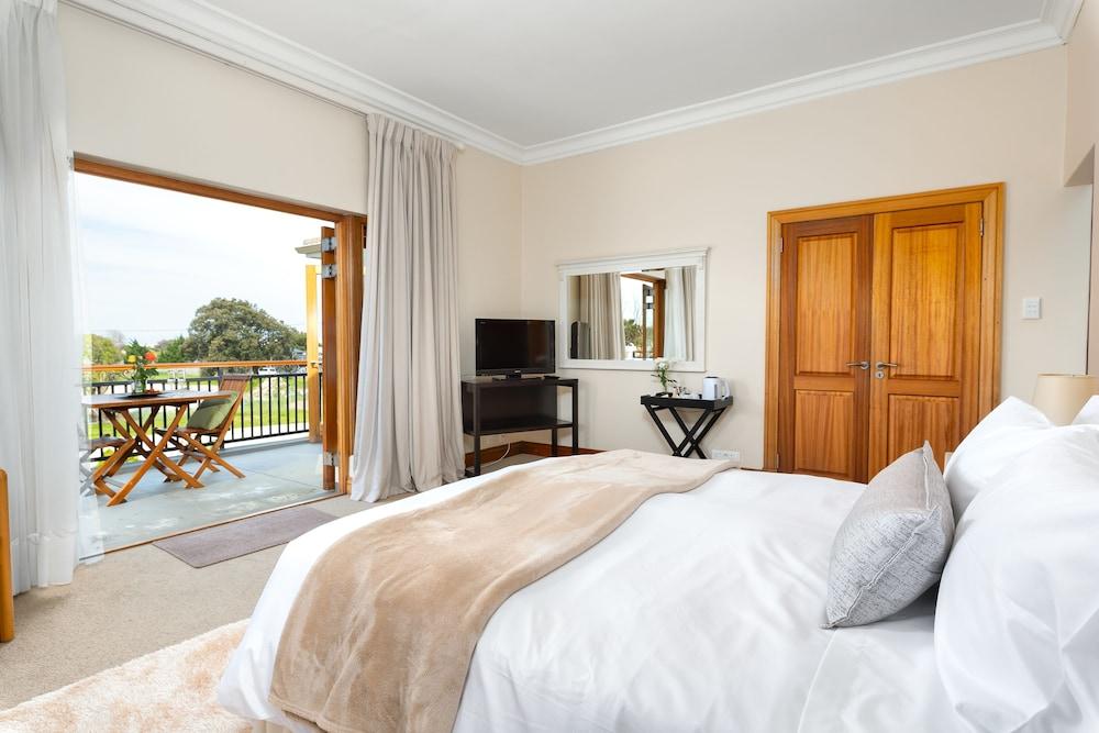 Thomson's Accommodation