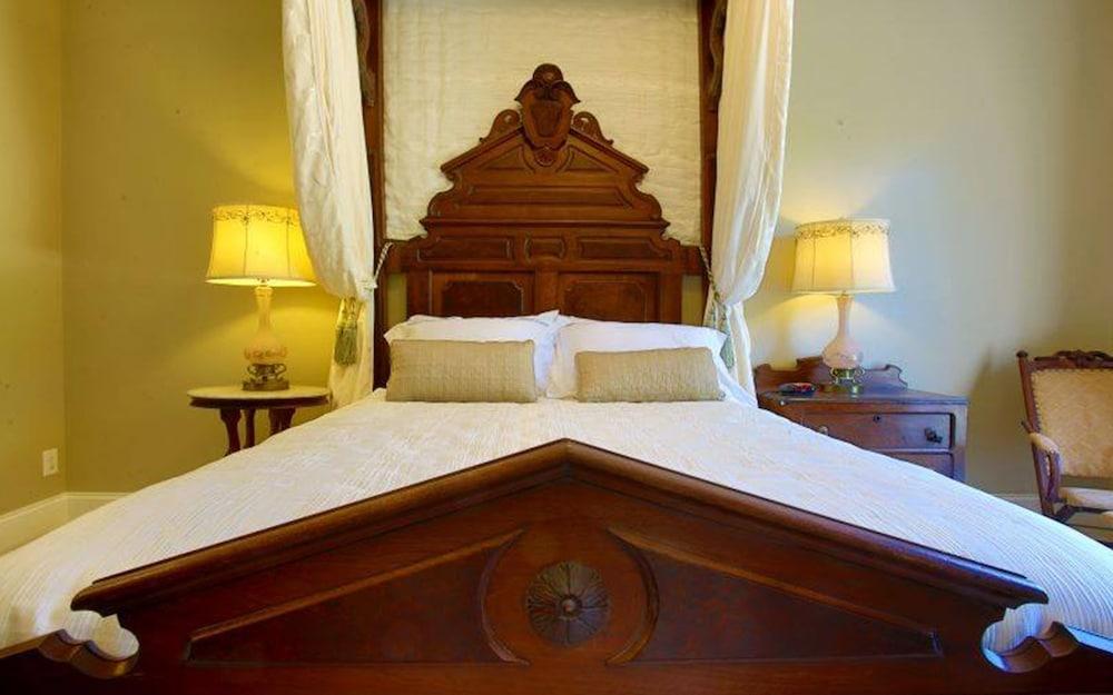 Inntiquity A Country Inn