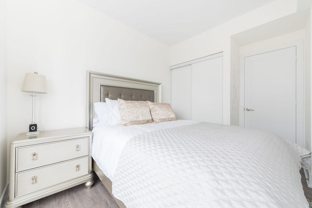 Toronto Rooms and Suites